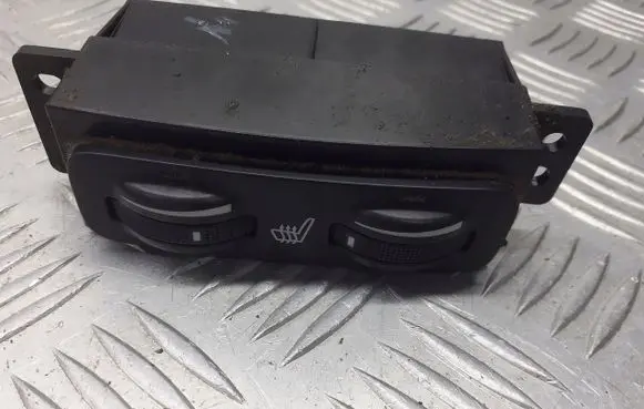 Toyota Avensis T250 Seat heating switch 453417