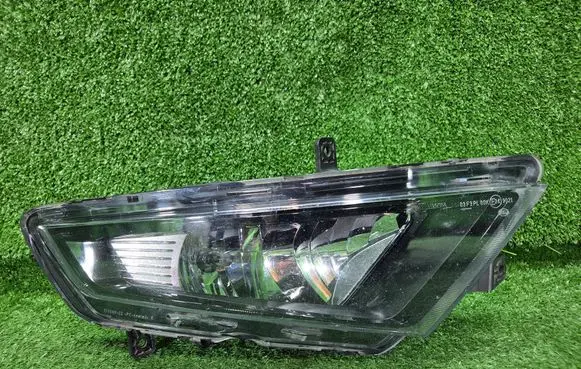 Seat Leon (5F) Front fog light 5F0941700A
