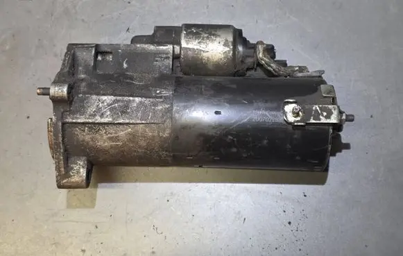 Audi A4 S4 B7 8E 8H Starter motor 0001125053