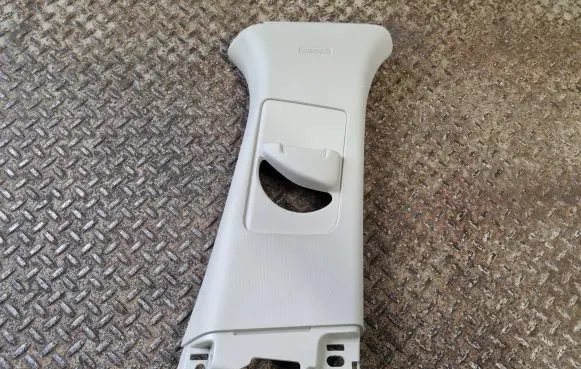 Ford Escape IV (B) pillar trim (top) LJ6BS24582AJW LJ6BS243A32AEW
