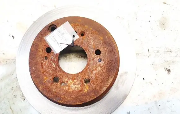 Honda FR-V Rear brake disc neventiliuojamas