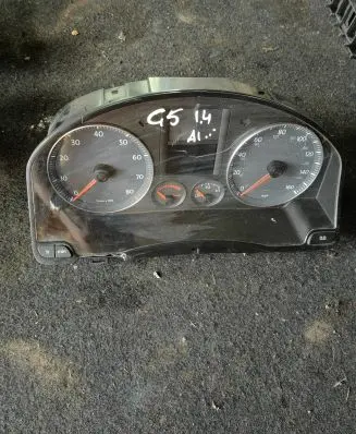 Volkswagen Golf V Speedometer (instrument cluster) 1K0920963D