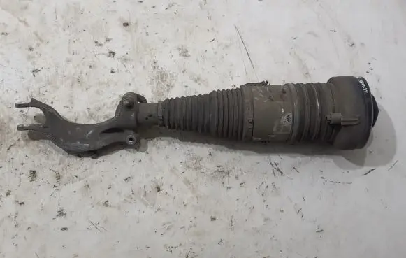 Volkswagen Touareg III Front shock absorber/damper