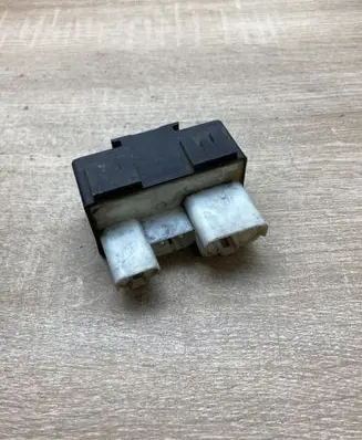 Coolant fan relay