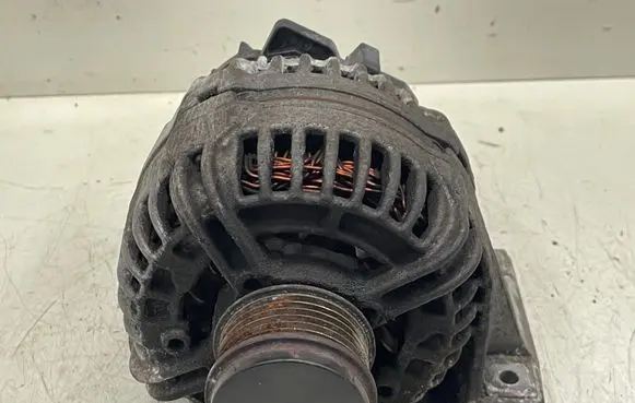 Volvo XC70 Generator/alternator 30658085 0124525060