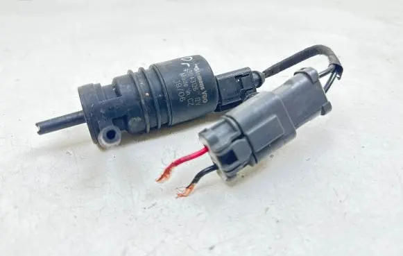 Honda Civic Windscreen/windshield washer pump 3043126