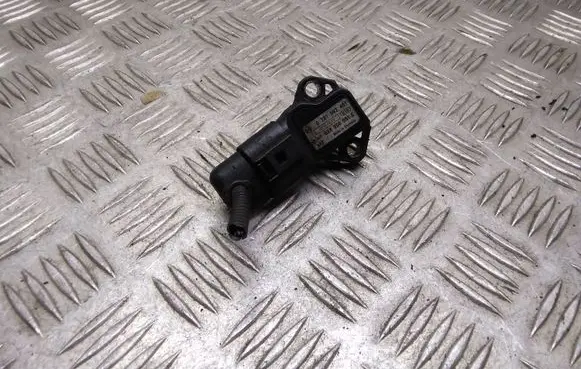 Volkswagen Golf V Air pressure sensor 0281002401 038906051C