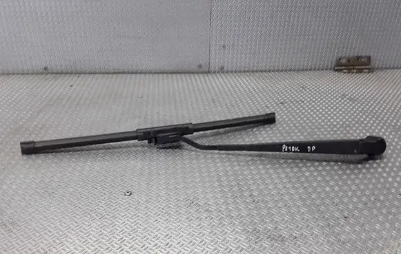 Nissan Patrol Y61 Front wiper blade arm