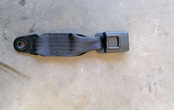 Ford C-MAX I Rear seatbelt buckle 3M51R60044CE