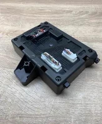 Renault Clio III Central body control module 8200652284 28118124