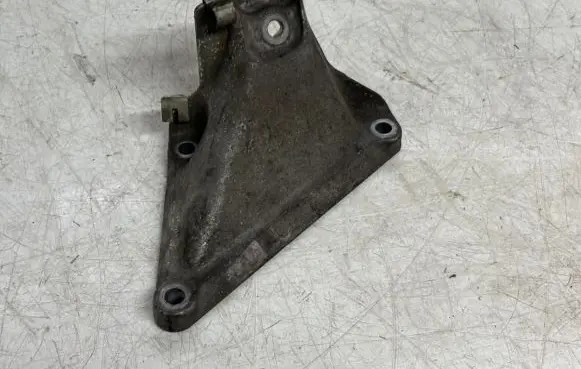 BMW 5 E60 E61 Engine mounting bracket 2211676915301 6769153