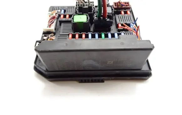 Nissan Qashqai Fuse module 284B7BB02C 4647109950 522792F04