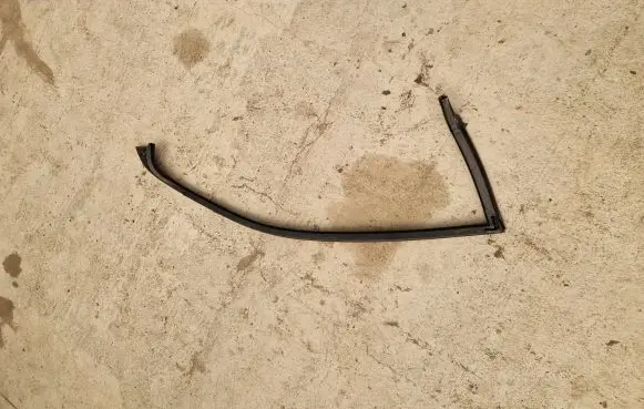 Volkswagen Scirocco Rubber seal front coupe door window 1K8867337