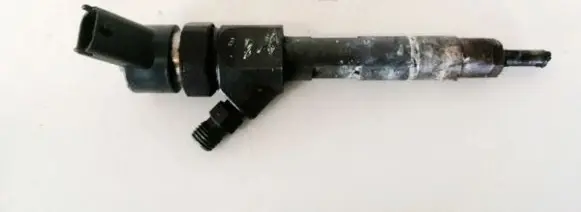 Opel Vivaro Fuel injector 0445110021 7700111014