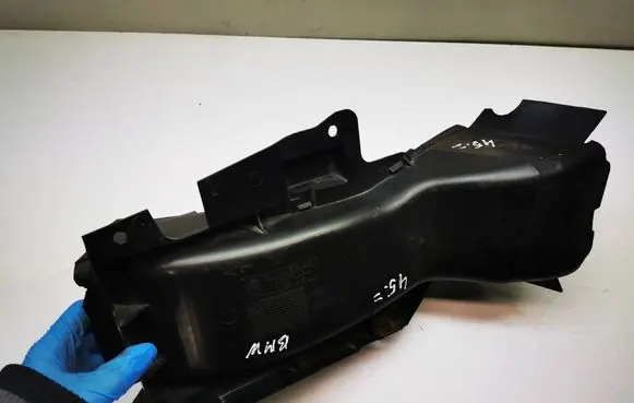 BMW 3 E46 Air intake duct part 8268375 51758268375