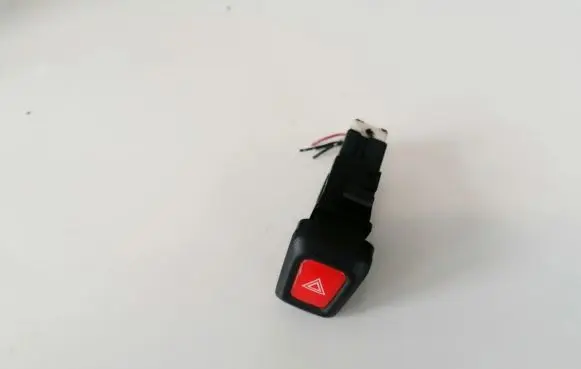 Nissan Almera N16 Hazard light switch 06016