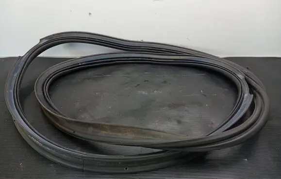 Volvo V60 Trunk rubber seal (body) 