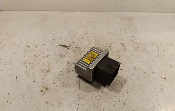 Nissan Navara D40 Glow plug pre-heat relay 8200859243