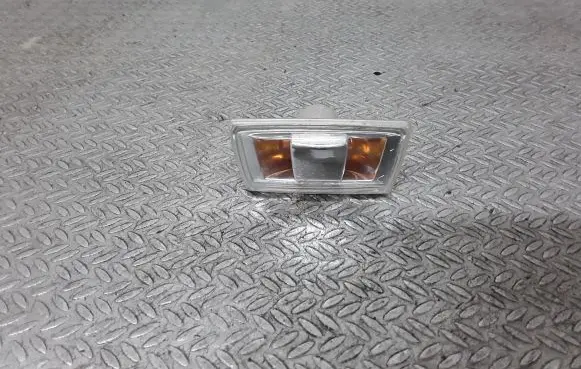 Opel Corsa D Front fender indicator light 13252455