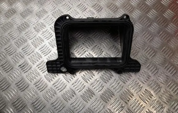 Audi Q7 4M Air intake hose/pipe 4M2819904