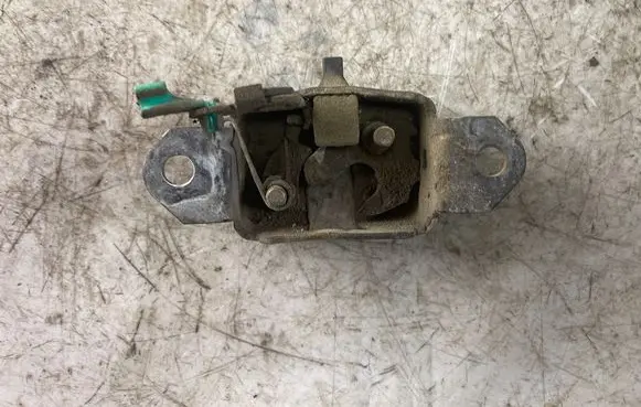 Nissan Navara D40 Tailgate lock latch 