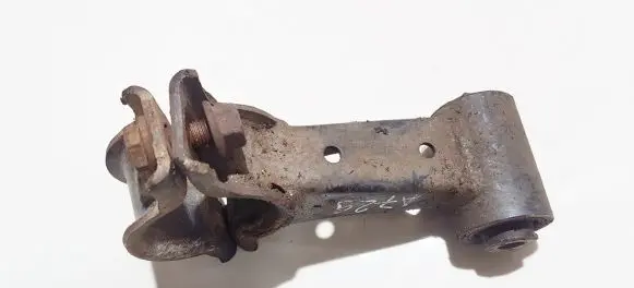Mercedes-Benz ML W163 Engine mount bracket