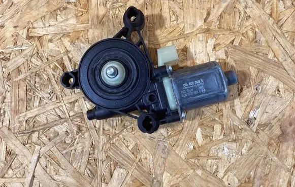 Porsche Macan (95B) Folding roof motor 5q0959802c