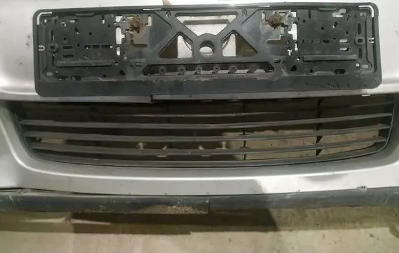 Toyota Auris 150 Front bumper lower grill