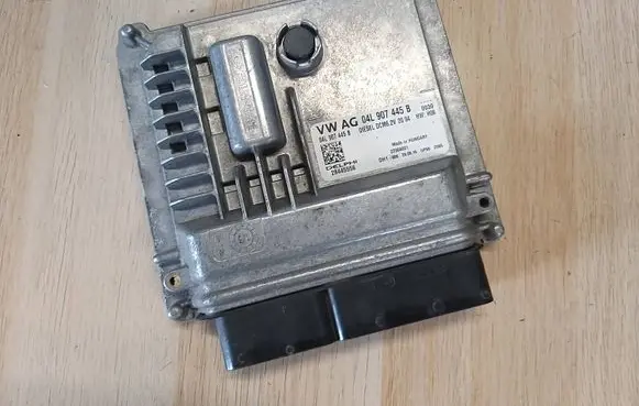 Skoda Octavia Mk3 (5E) Engine control unit/module 04L907445B