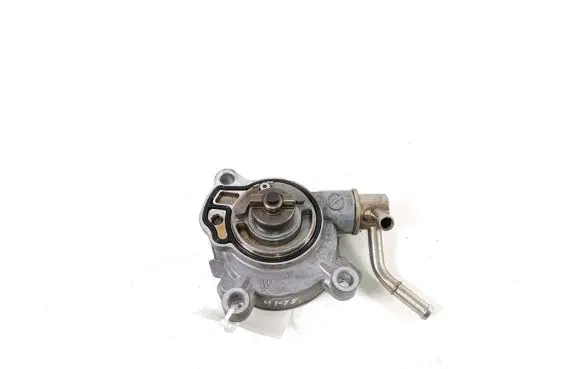 Mazda 2 Vacuum pump P5PW18G00