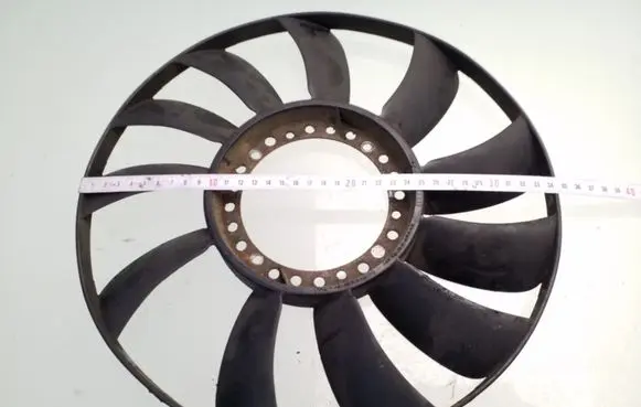 Volkswagen PASSAT B5 Fan impeller 058121301B
