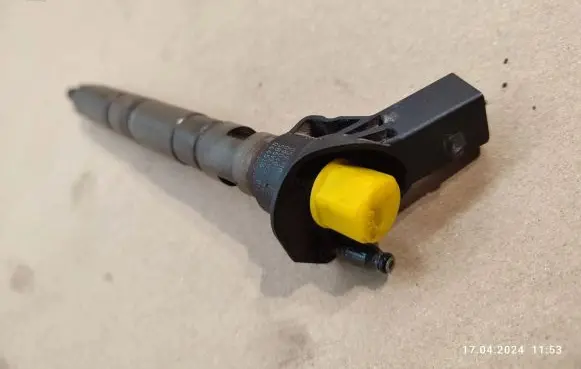Audi Q5 SQ5 Fuel injector 0445116015