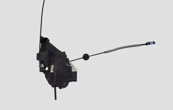 Volvo V70 Front door lock 240035600