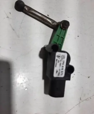 Rear air suspension level height sensor