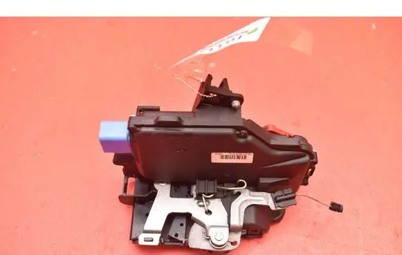 Volkswagen Cross Touran I Rear door lock 7L0839015D