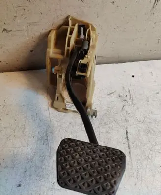 BMW 5 E60 E61 Brake pedal 6759944