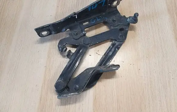Mercedes-Benz GLK (X204) Engine bonnet/hood hinges A2048801128