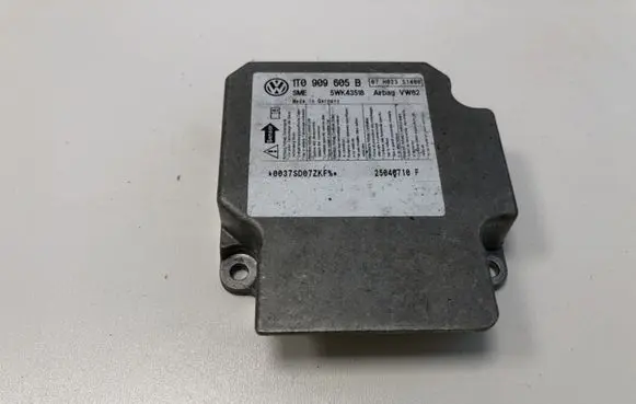 Volkswagen Touran I Airbag control unit/module 1T0909605B
