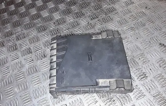 Volkswagen Golf V Fuse module 1K0937124K