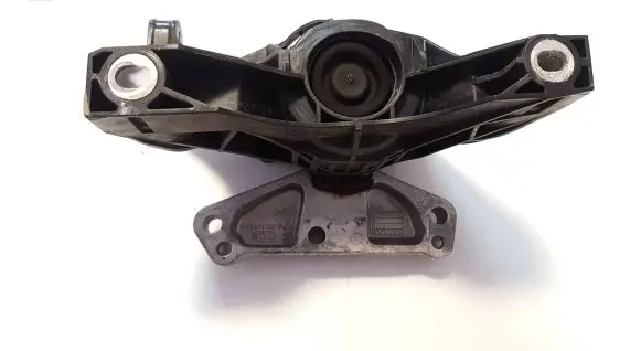 Opel Combo E Engine mount bracket 9820297580