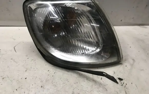 Front indicator light