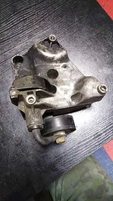 BMW 3 E46 A/C compressor mount bracket 7787319