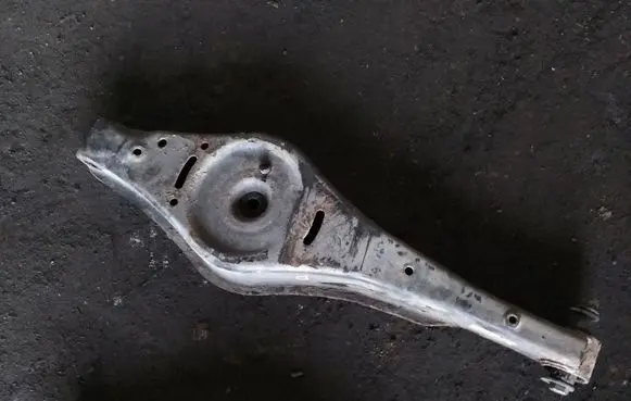 Volkswagen Golf V Rear upper control arm/wishbone