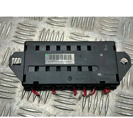 Volvo S60 Fuse module 9441776