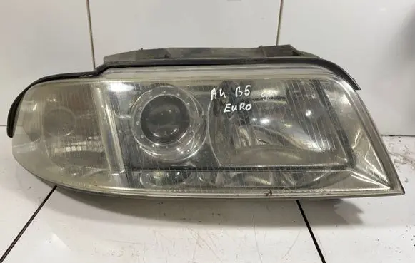 Audi A4 S4 B5 8D Headlight/headlamp 8D0941004AK 1853675100