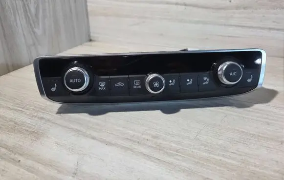 Audi A3 S3 8V Climate control unit 8V0820043D 90151622