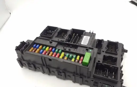 Ford Fusion II Fuse module FU5T15604DAK A2C7438261100