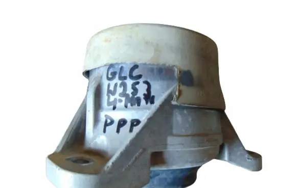 Mercedes-Benz GLC C253 Engine mount bracket 416165156
