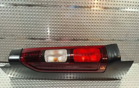 Renault Trafic III (X82) Rear/tail lights S25053776 265A64439R