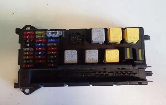 Volkswagen Crafter Fuse module 9065450201